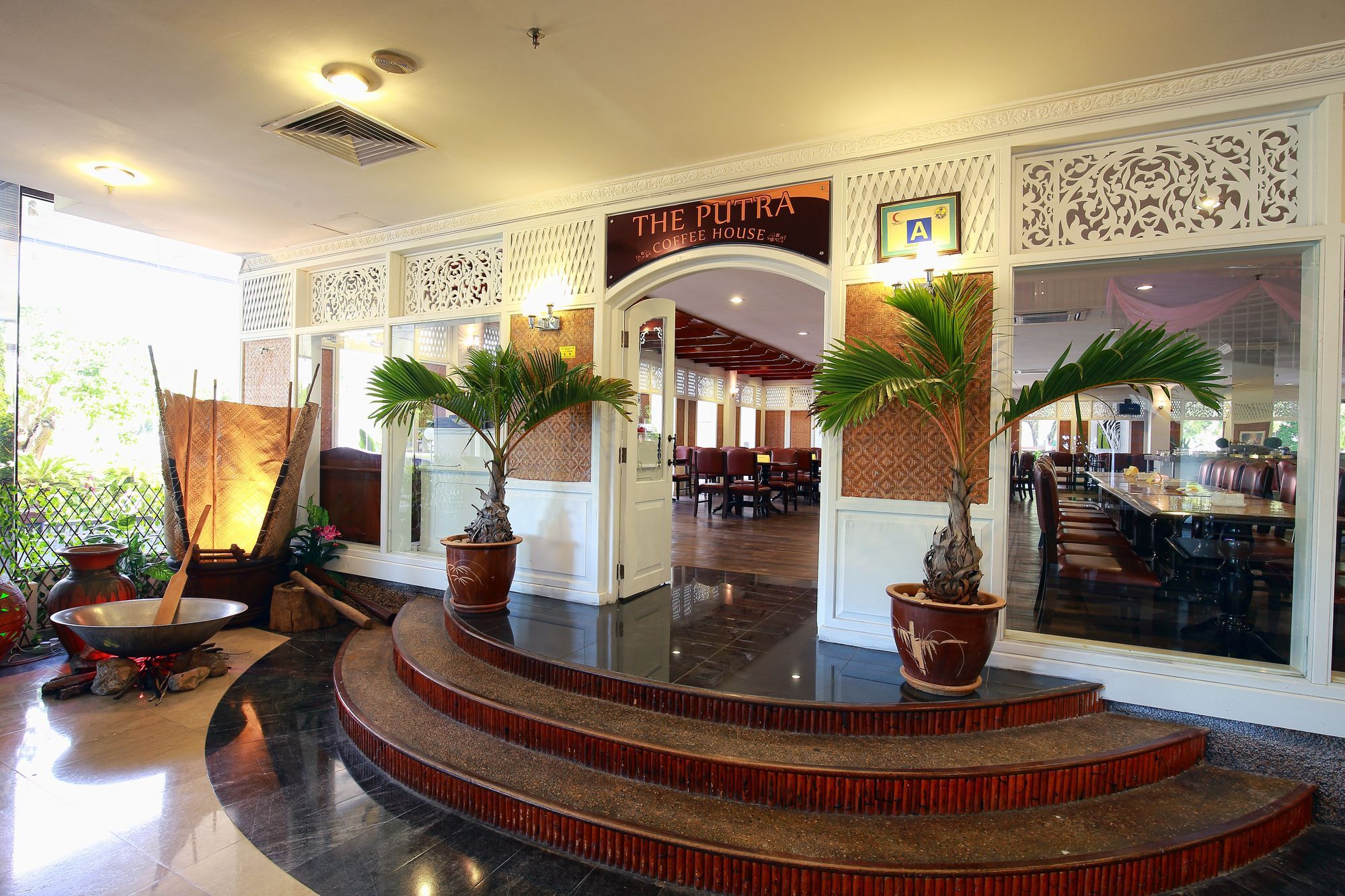 The Putra Regency Hotel Kangar Exterior photo